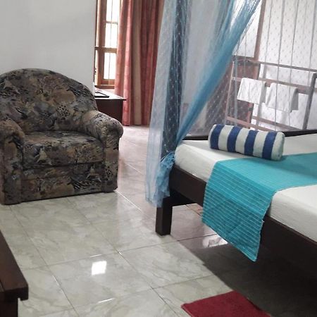 Sea Front Hikkaduwa Apartment ภายนอก รูปภาพ