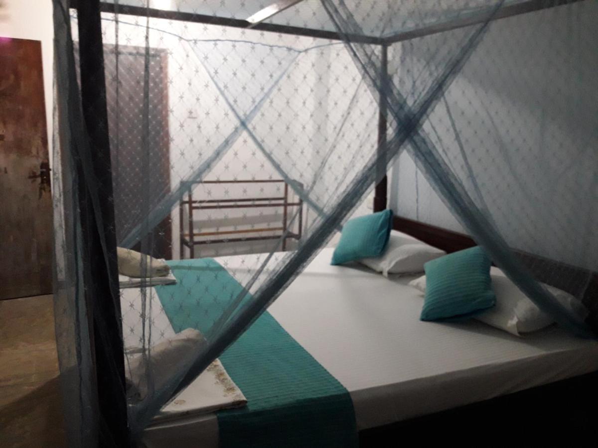 Sea Front Hikkaduwa Apartment ภายนอก รูปภาพ