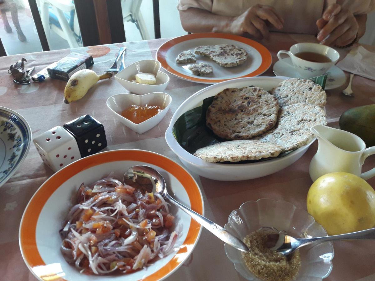 Sea Front Hikkaduwa Apartment ภายนอก รูปภาพ