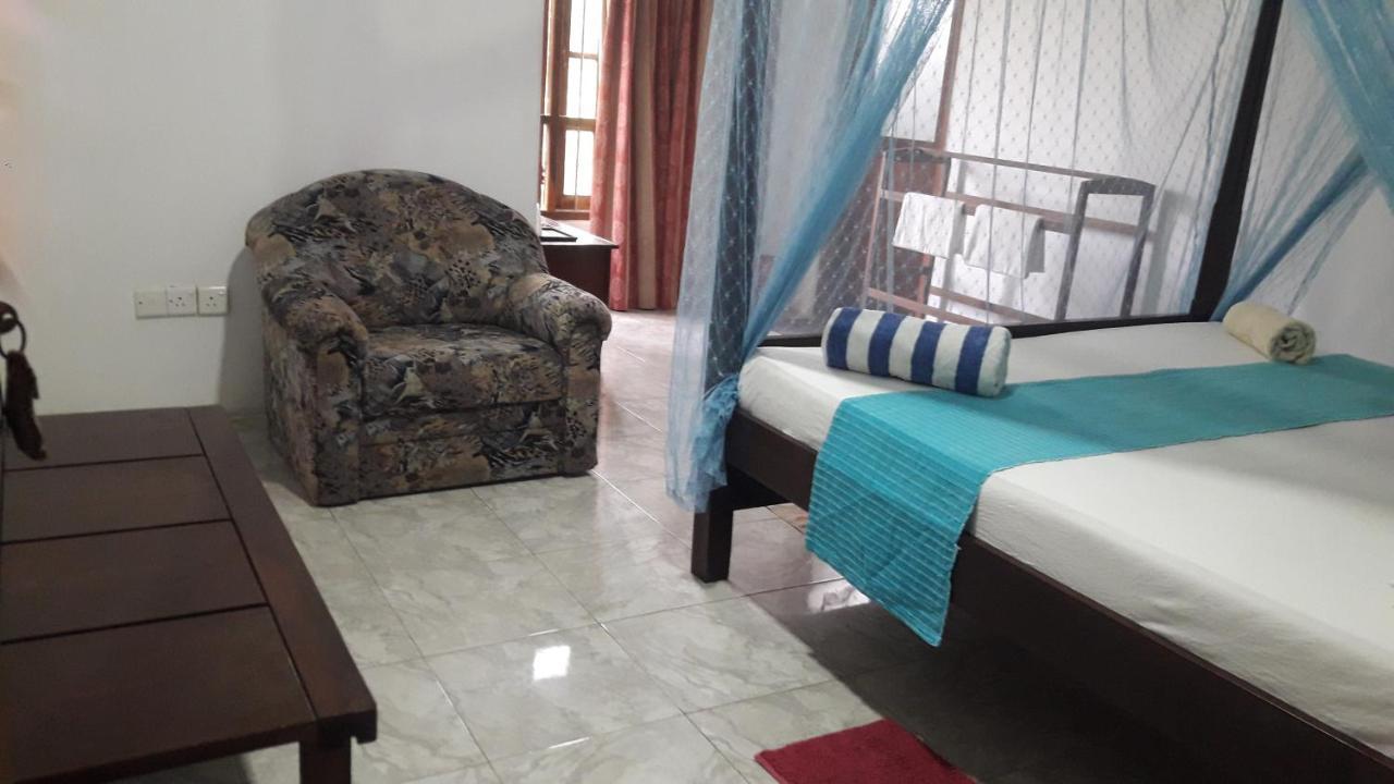 Sea Front Hikkaduwa Apartment ภายนอก รูปภาพ