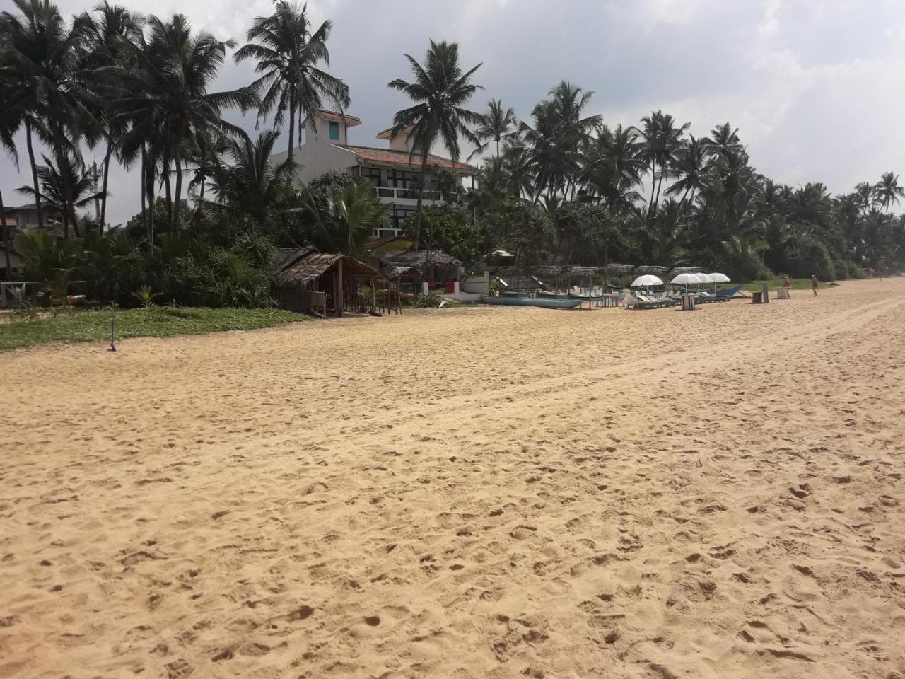 Sea Front Hikkaduwa Apartment ภายนอก รูปภาพ
