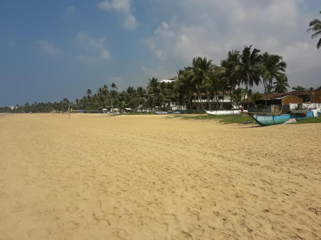 Sea Front Hikkaduwa Apartment ภายนอก รูปภาพ